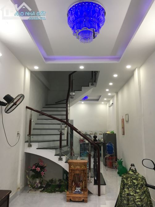 Chuyển công tác ,cần bán gấp căn nhà đẹp,hiện đại