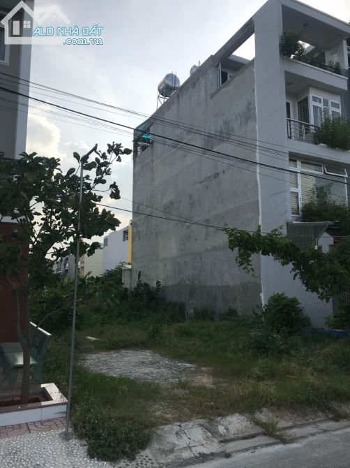 bán đất mt phan văn mười hai.shr.giá chỉ 400tr.lh0902685300 hợp