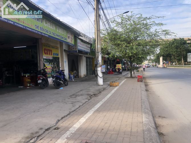 Cho thuê dài hạn dãy 9 ki ốt 1000m2 mặt tiền đường Lê Thi Hồng Gấm,phường 6 Mỹ Tho