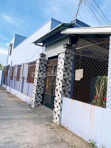 Chính chủ bán nhà ngay công an thị xã gò công. Đường betong oto ra vào